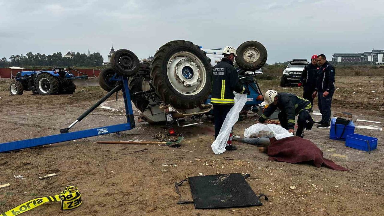 Aksu Kundu Sahili'nde traktör devrildi: 18 yaşındaki genç hayatını kaybetti, 1 yaralı