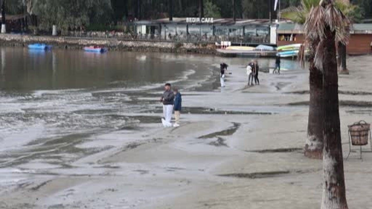 Akyaka'da 21 Aralık'ta sağanak sonrası deniz 10 metreye yakın çekildi, 300 metrelik sahilde tahribat oluştu