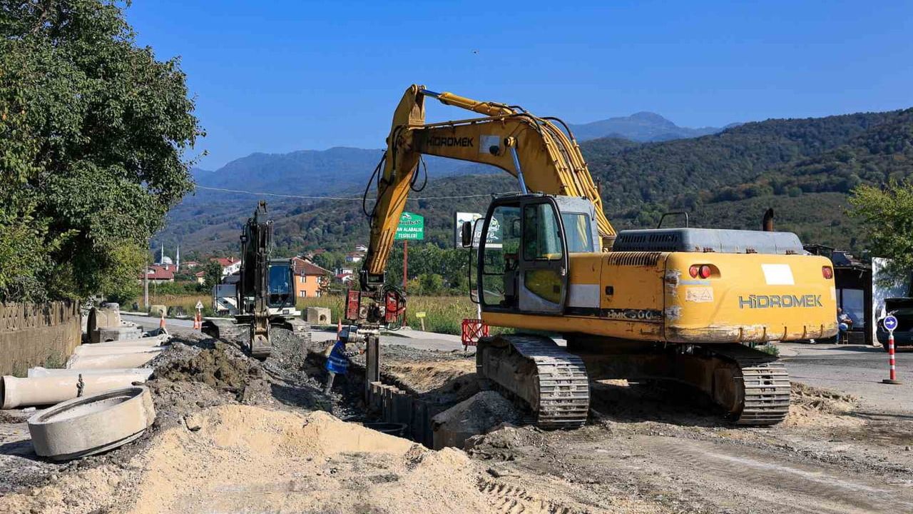 Akyazı’da 5 mahallenin altyapısı 9 bin metrelik hatla yenilendi