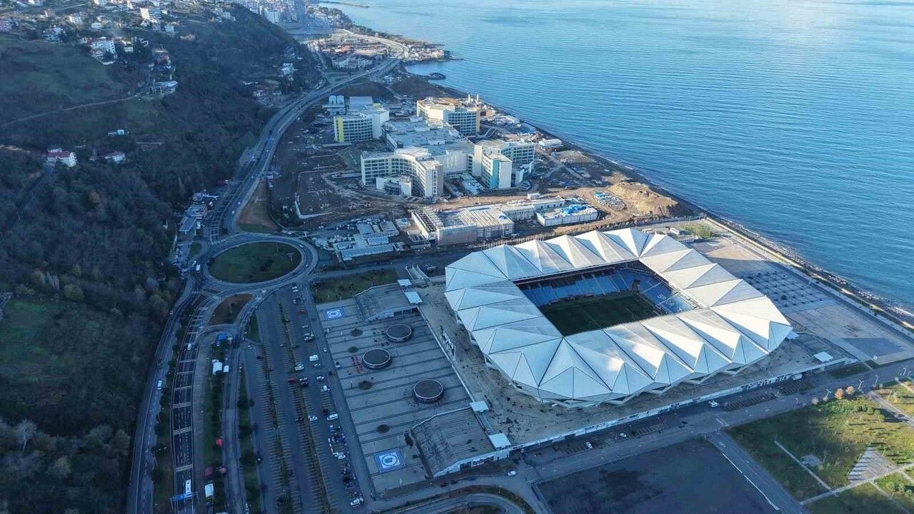 Akyazı’da maç günleri trafik sorunu sürüyor: Stadyum ve şehir hastanesi yer seçimi tartışılıyor