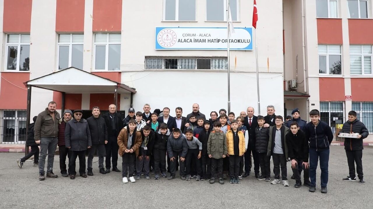 Alaca’da Yerli Malı Haftası: Okul Sergisinde Milli Silahlar İlgi Odağı Oldu