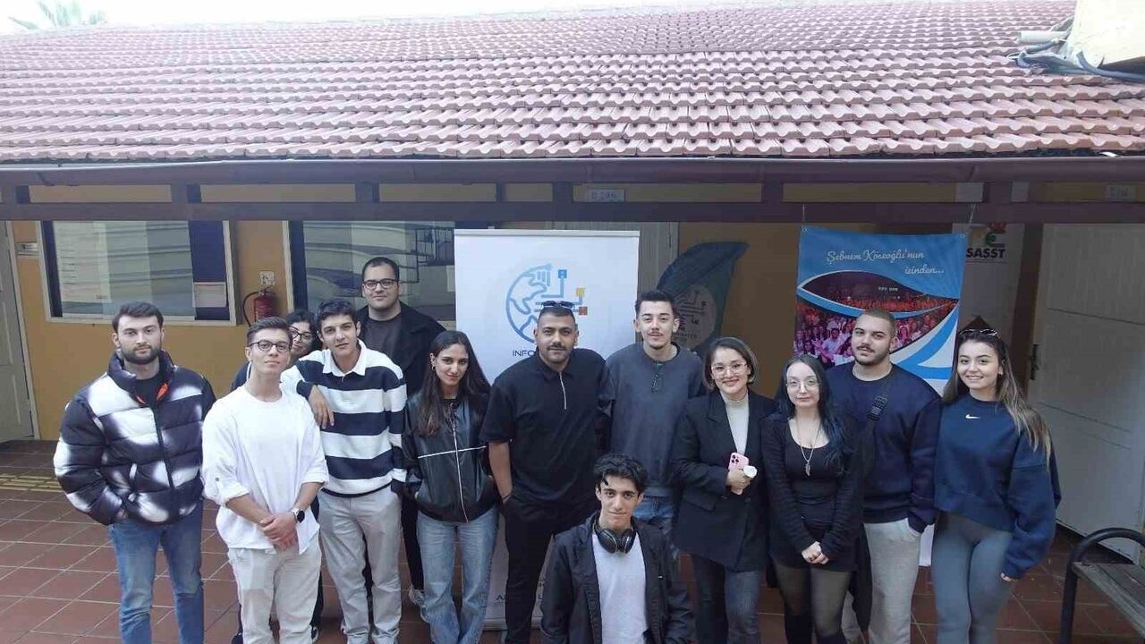 Alanya Üniversitesi'nde 'Sosyal Medya 101' Mini Eğitimi: Öğrencilere Temel Dijital Betenlikler