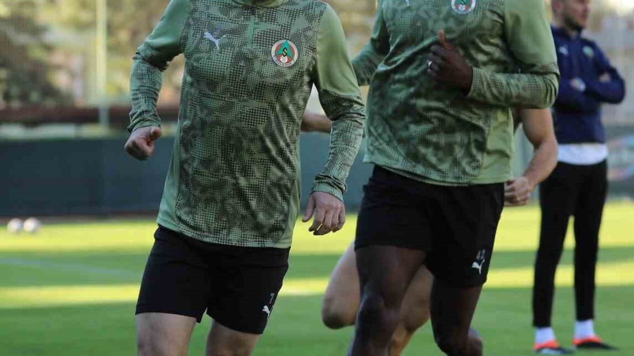 Alanyaspor, 16. haftada Kayserispor maçı hazırlıklarını tesislerde tamamladı