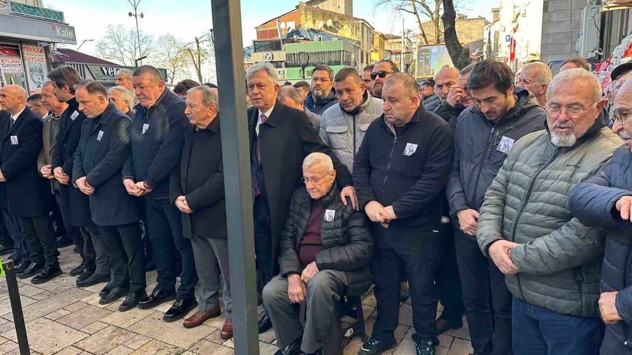 Alaplı Belediye Başkanı Nuri Tekin'in annesi Fatma Tekin son yolculuğuna uğurlandı