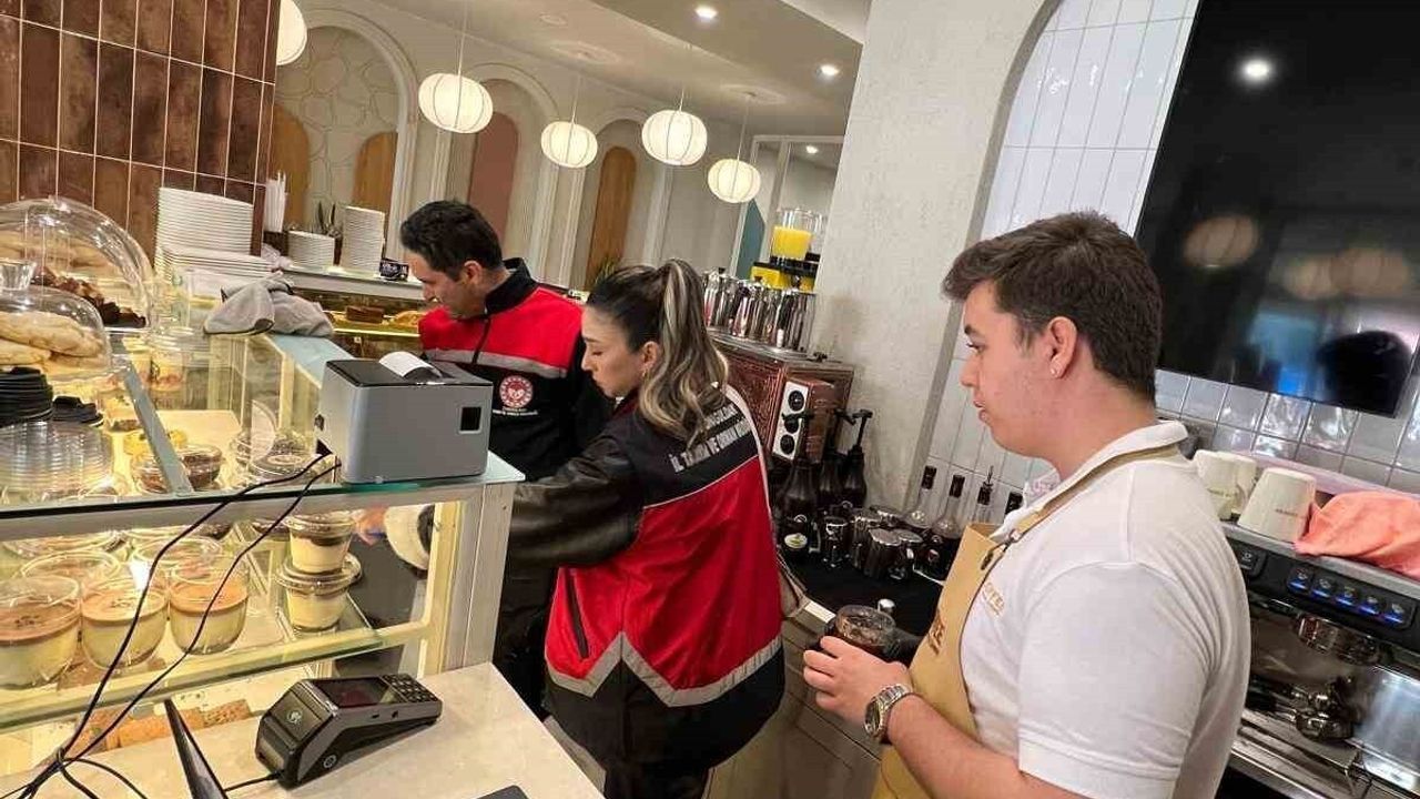 Alaplı’da eş zamanlı gıda denetimleri: Yaklaşık 90 işletme incelendi, 20'sine idari yaptırım