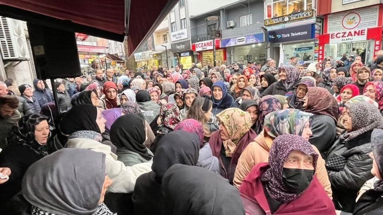 Alaplı'da umre yolcuları dualarla kutsal topraklara uğurlandı