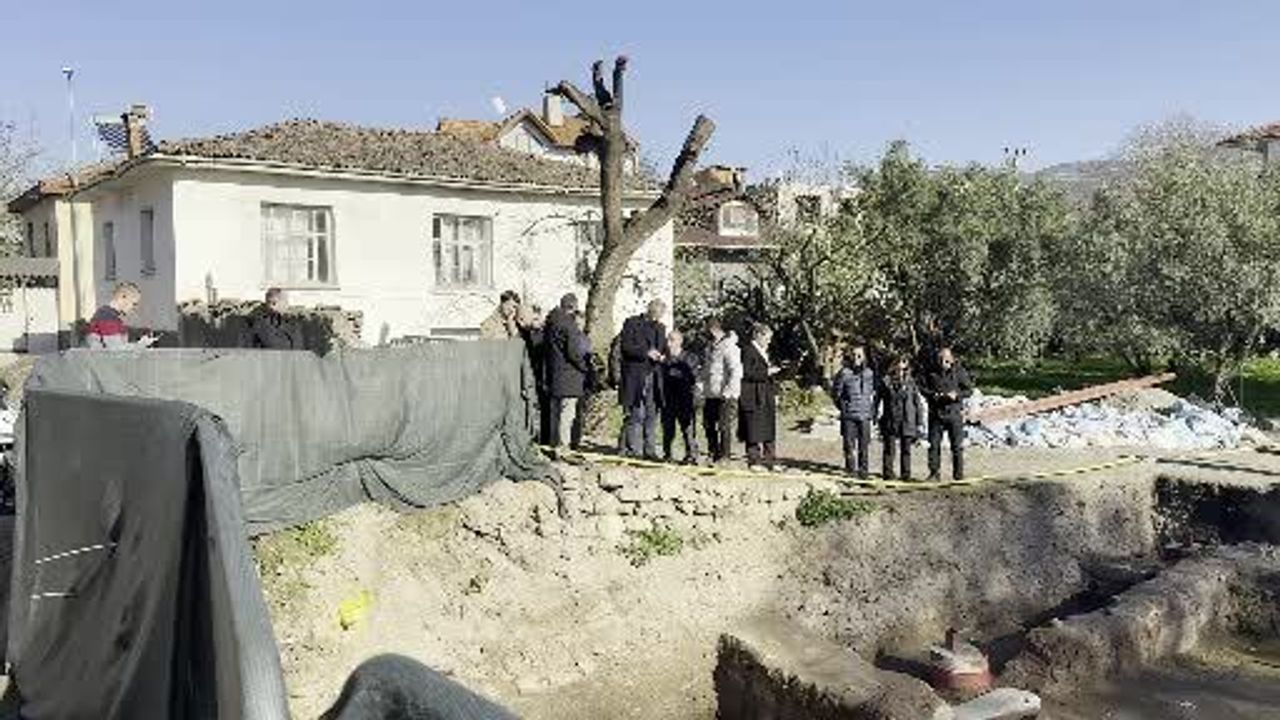 Alman Cumhurbaşkanı Cristian Wolf İznik'i Ziyaret Etti: Mozaik ve Bazilika Turunda Hayranlık