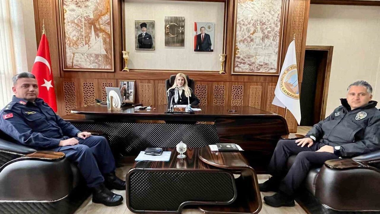 Altıntaş'ta asayiş toplantısı: mevcut çalışmalar ve kurumlar arası koordinasyon değerlendirildi