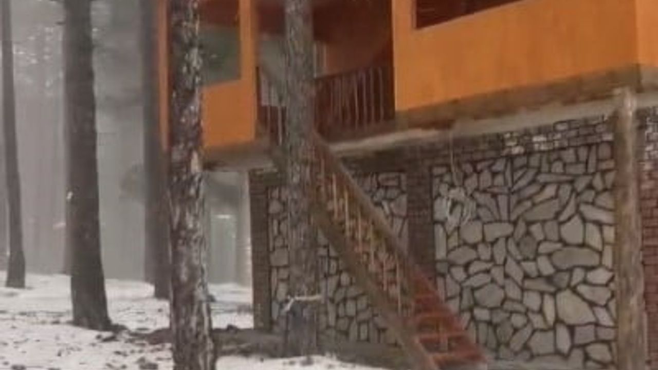 Amanoslar'da kışın ilk habercisi: Zorkun Yaylası beyaza büründü