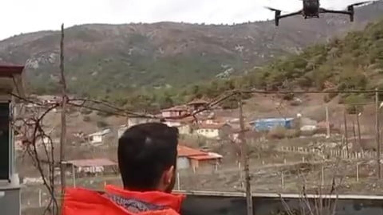 Amasya'da kaybolan ineğini dronla bulan AFAD ve jandarma sahibine teslim etti