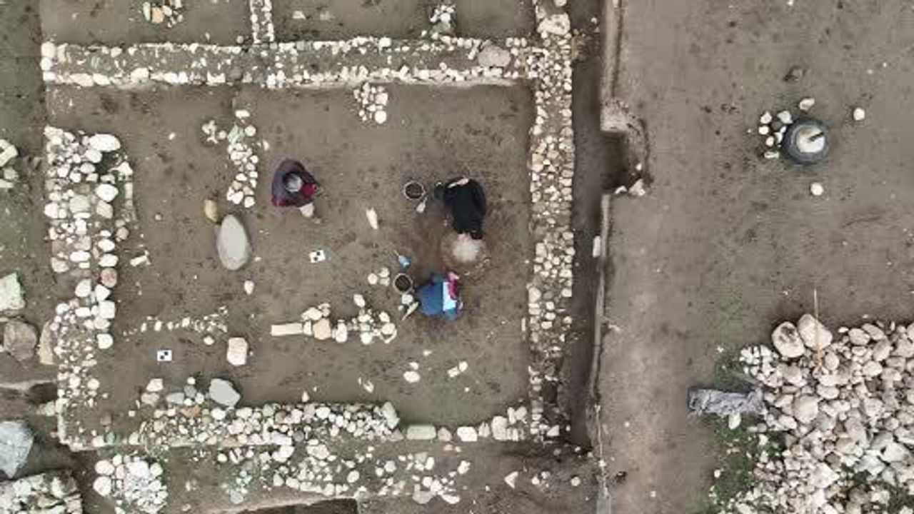 Amasya'da Oluz Höyük'te 2 bin 600 yıllık Pers dönemi tandırı bulundu
