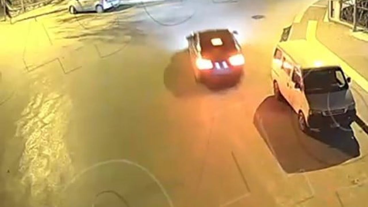 Amasya'da otomobil İstasyon Köprüsü'nden Yeşilırmak Nehri'ne düştü: 1 ölü, kaza anı kamerada