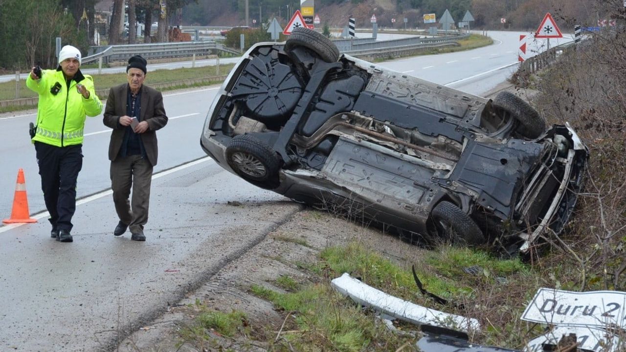 Amasya'da takla atan otomobilin sürücüsü emniyet kemeri sayesinde yaralanmadan kurtuldu