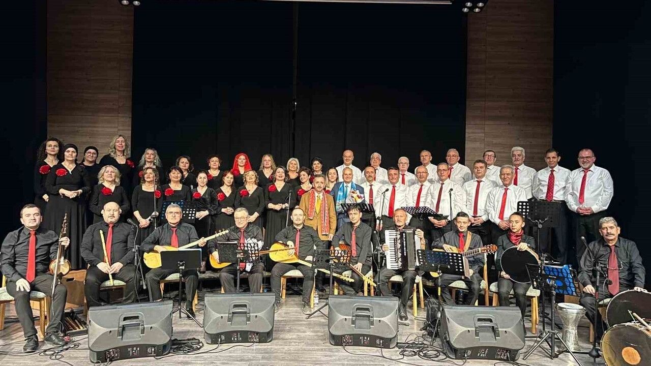 Anadolu Folklor Federasyonu’nun 23 Eserlik Türk Halk Müziği Konseri Eskişehir'de Yoğun İlgi Gördü