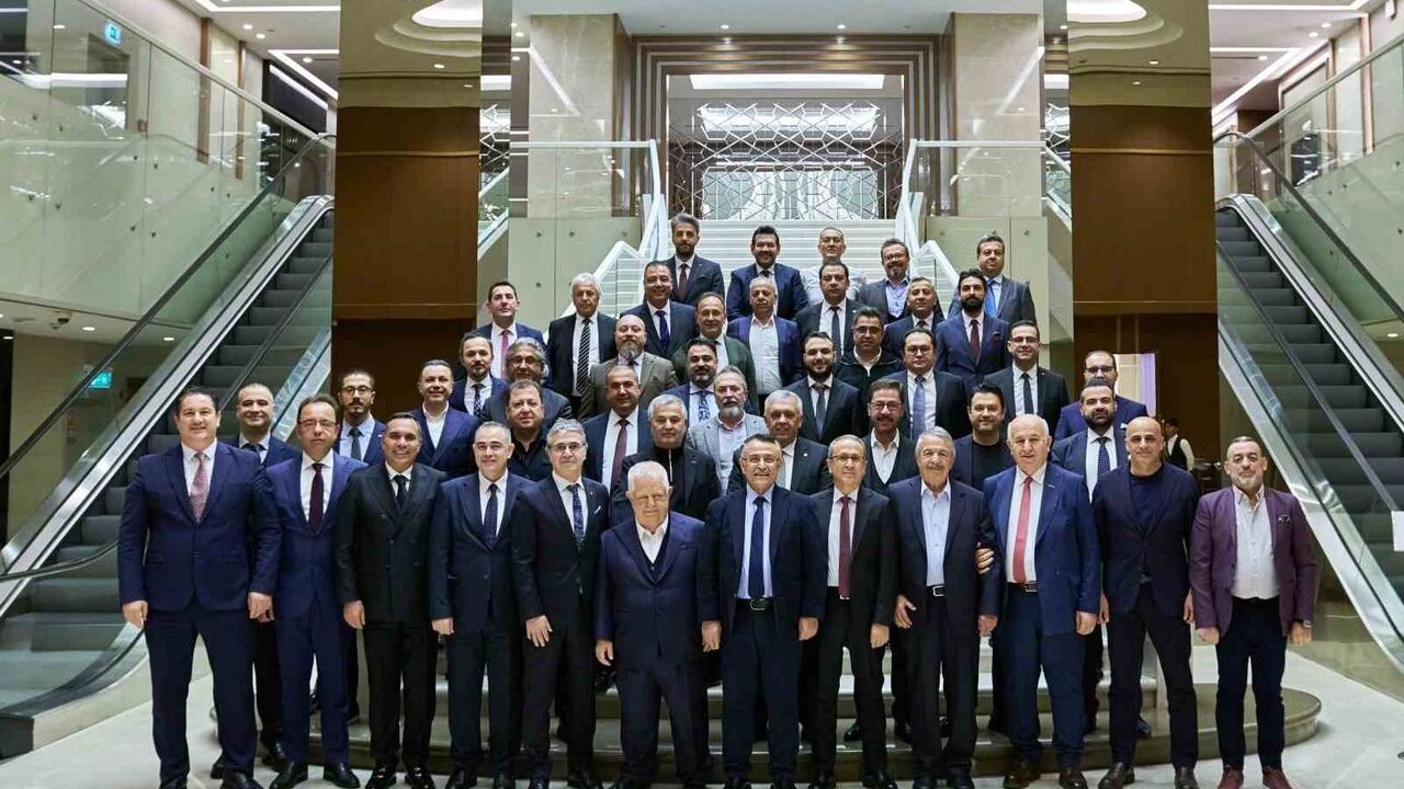 Anadolu Güçbirliği Holding, yeni yapılanmayla ilk ana bayi toplantısını gerçekleştirdi