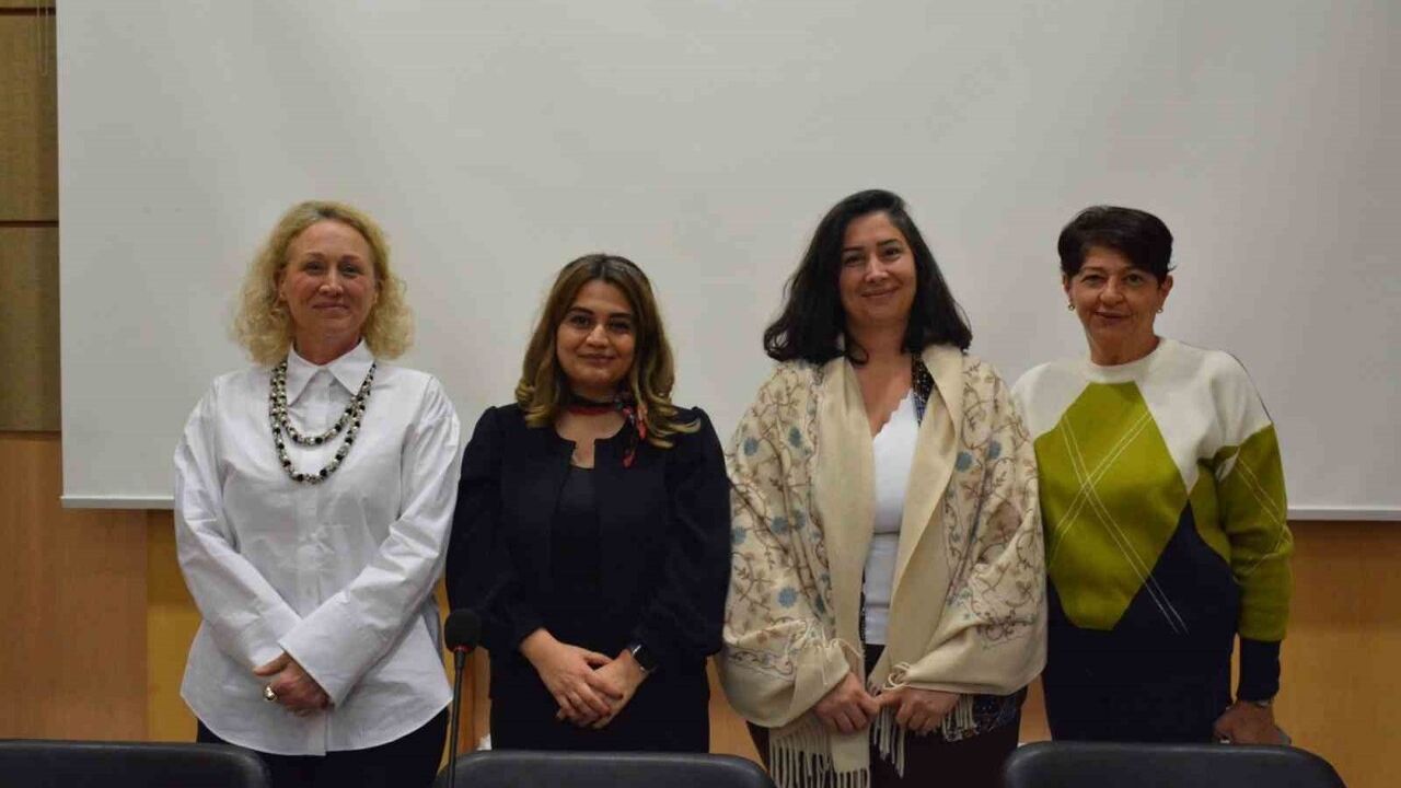 Anadolu Üniversitesi'nde 'Nakkaş Levni ve Nakkaş İbrahim Fırçasından 1720 Şenliklerinin Yansımaları' söyleşisi yapıldı