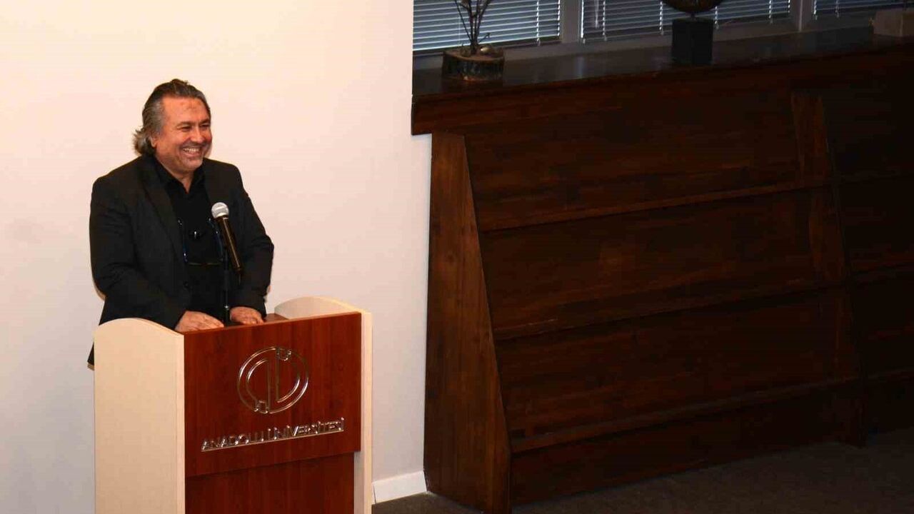 Anadolu Üniversitesi'nde 'Yapay Zekâ ve Sağlık' semineri: Asistan rolü ve denetim vurgusu