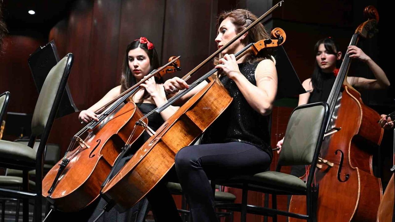 Anadolu Üniversitesi Senfoni Orkestrası Yeni Yıl Konseriyle Eskişehir’de Sahne Aldı