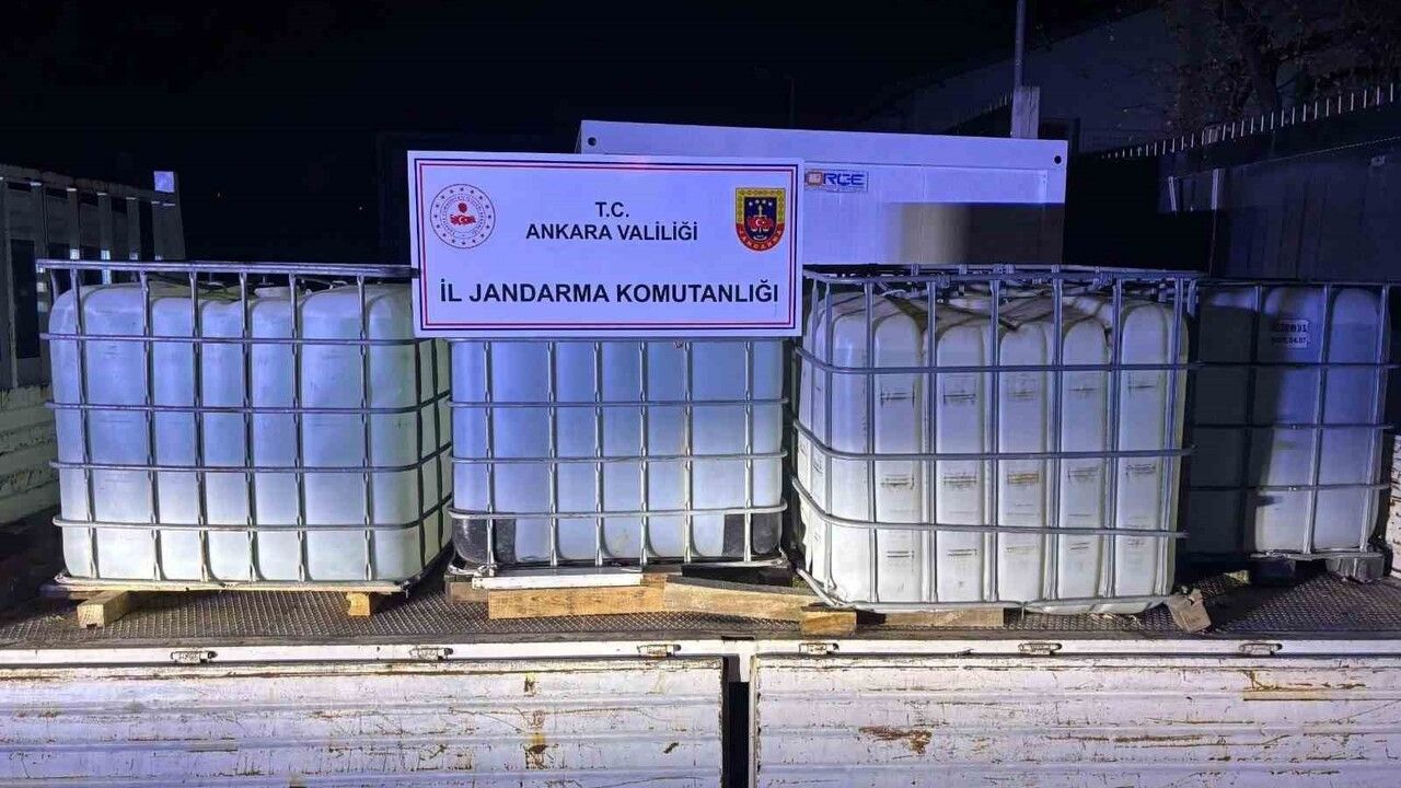 Ankara-İzmir sevkiyatında 5 ton kaçak etil alkol ele geçirildi; iki kişi gözaltına alındı