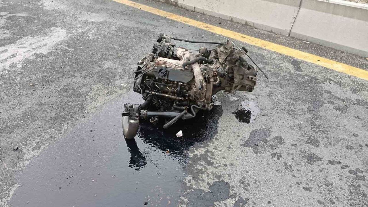 Ankara Mamak'ta hafif ticari araç ile otomobil çarpıştı: 1 ölü, 3 yaralı