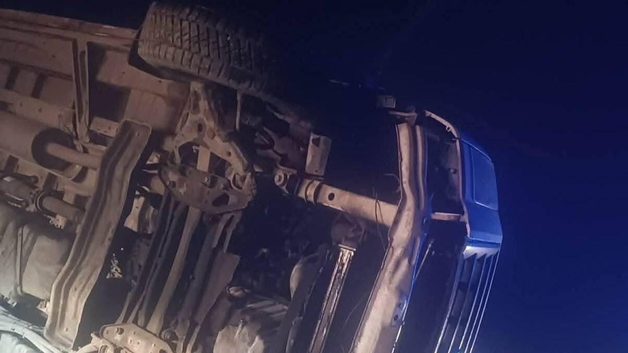 Ankara Nallıhan'da işçi servisi devrildi: 14 yaralı