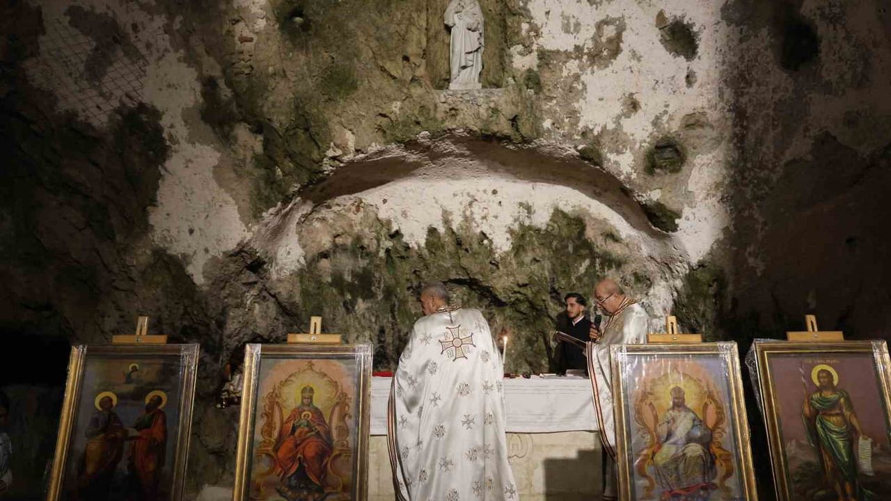 Antakya'daki Saint Pierre Kilisesi'nde Noel ayini