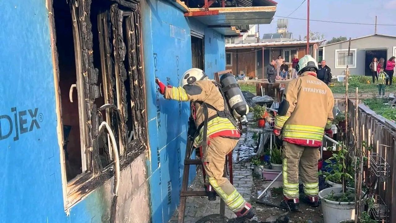 Antakya Küçükdalyan'da tek katlı müstakil evde yangın söndürüldü