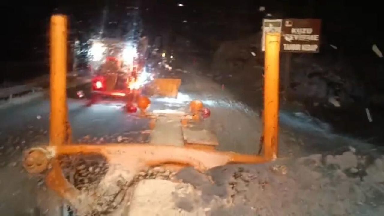 Antalya Akseki'de mevsimin ilk karı: Alacabel beyaza büründü