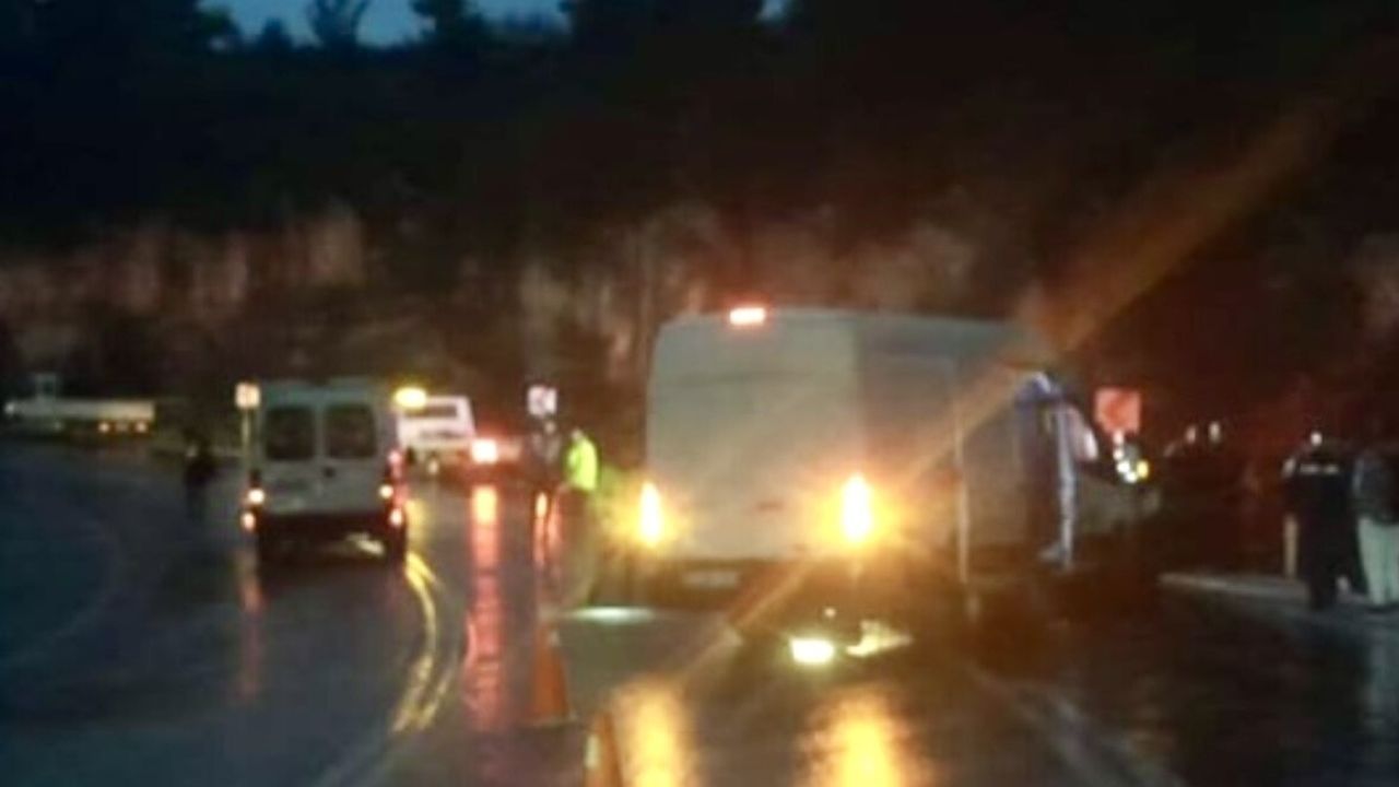 Antalya Akseki'de otomobil ile hafif ticari araç çarpıştı: 5 yaralı