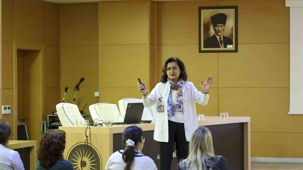 Antalya Büyükşehir Belediyesi personeline KETEM ile kanser farkındalık eğitimi