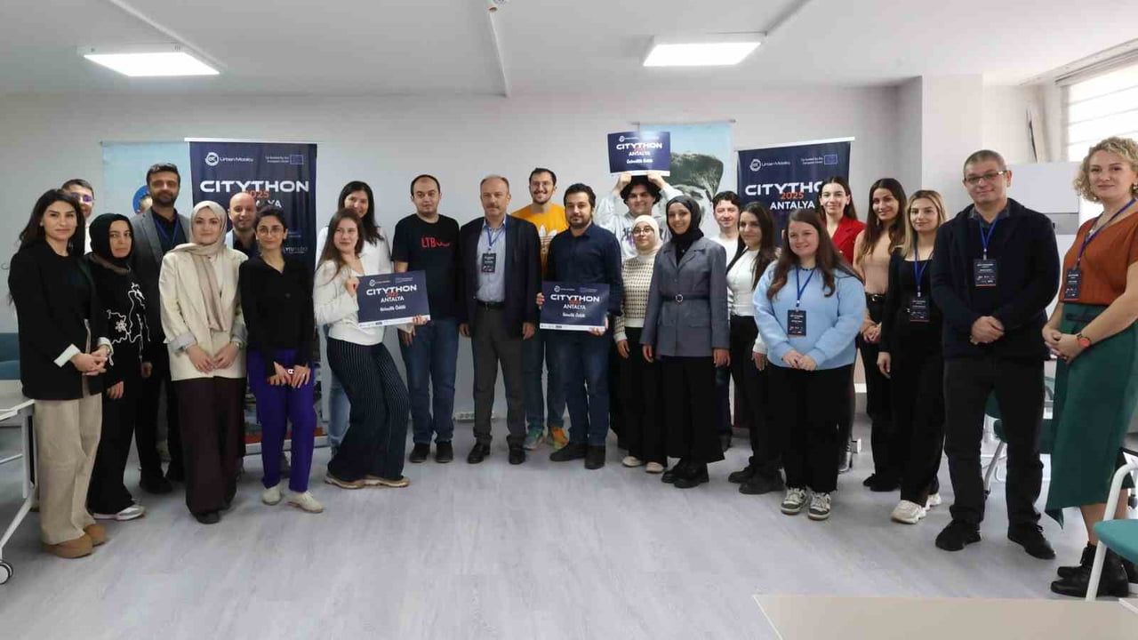 Antalya Büyükşehir 'Kentsel Hareketlilik Cityhonu Antalya 2025' etkinliğine ev sahipliği yaptı