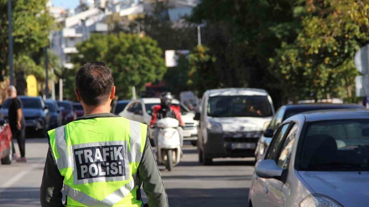Antalya'da 1 haftada 46 bin 656 trafik kontrolü: 11 bin 553 ceza uygulandı
