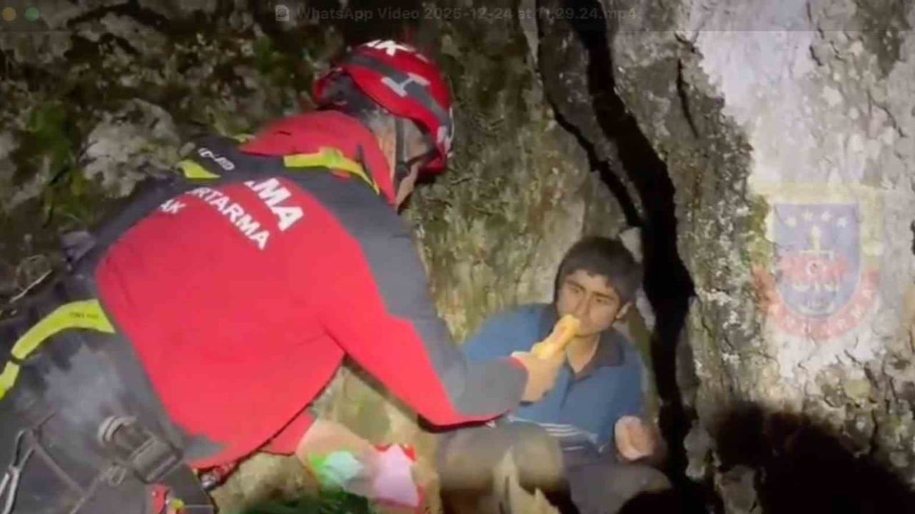 Antalya'da 4 gün mahsur kalan genç JAK ve AFAD ekiplerince kurtarıldı