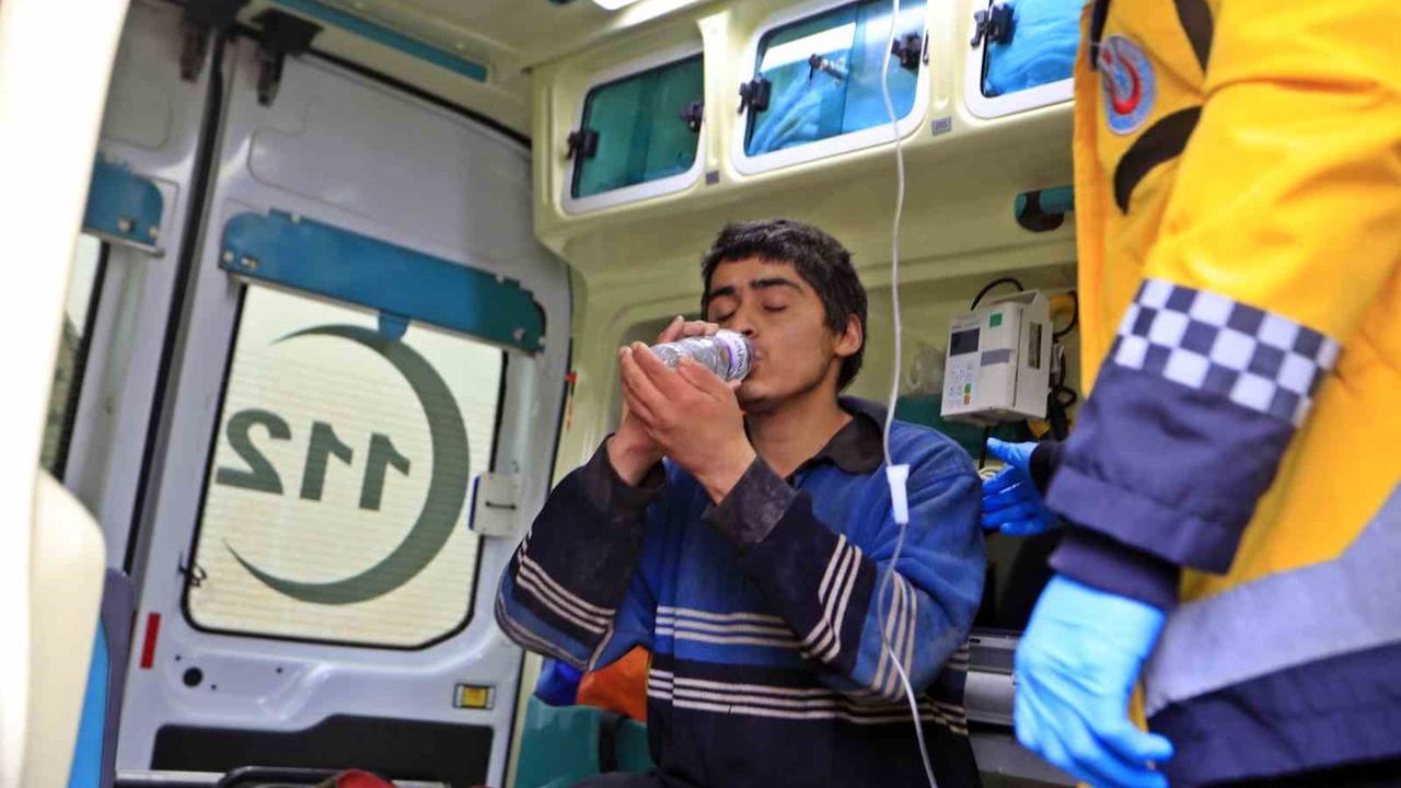 Antalya'da 4 gün sonra duyulan yardım çığlığı: 800 m'lik dağda mahsur kalan genç JAK ve AFAD tarafından kurtarıldı