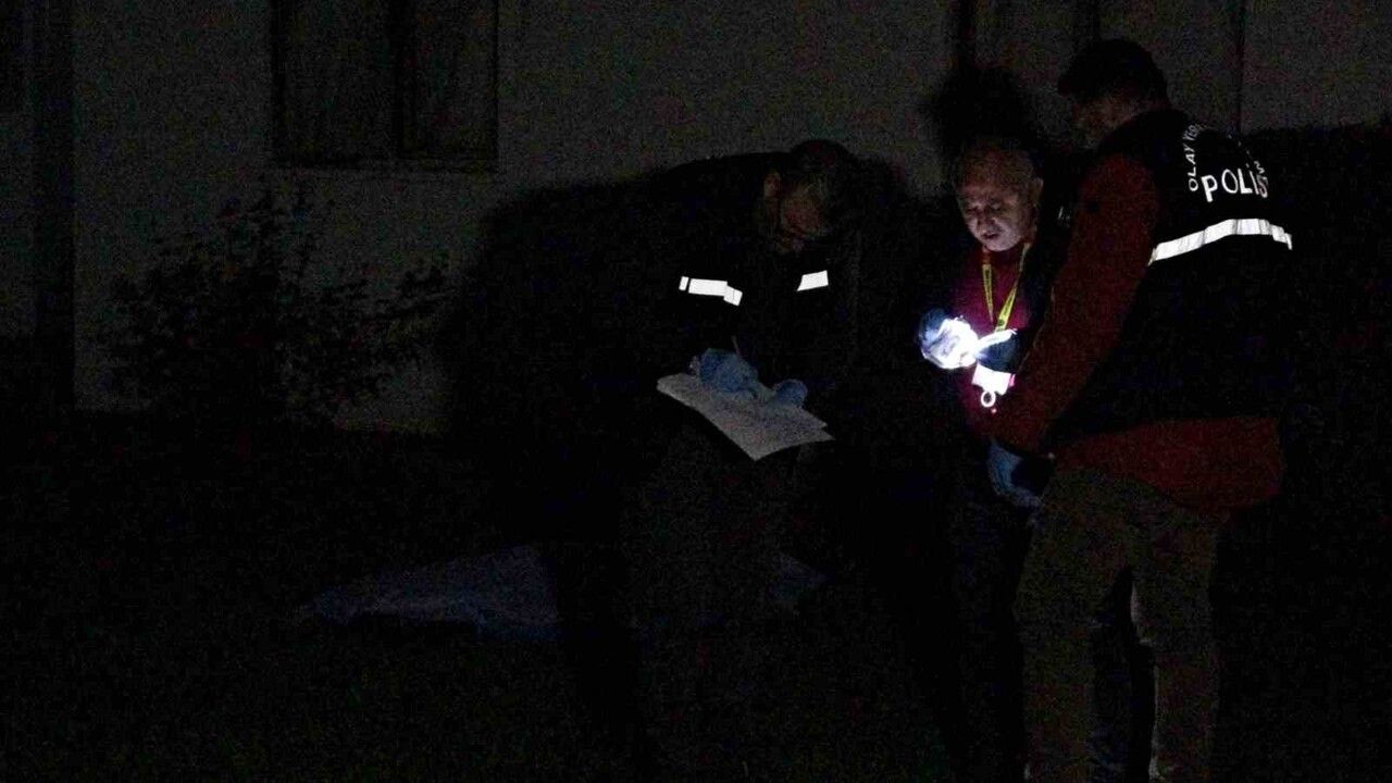 Antalya'da 8. kattan düşen 74 yaşındaki kadın hayatını kaybetti