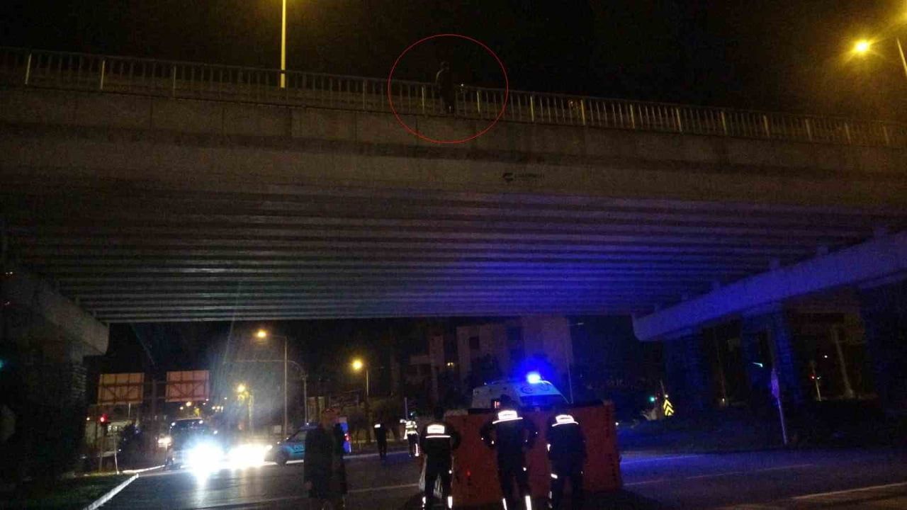 Antalya'da köprüde intihar girişimi: Kurtarılan kadına yönelik söz söyleyen kişi gözaltına alındı