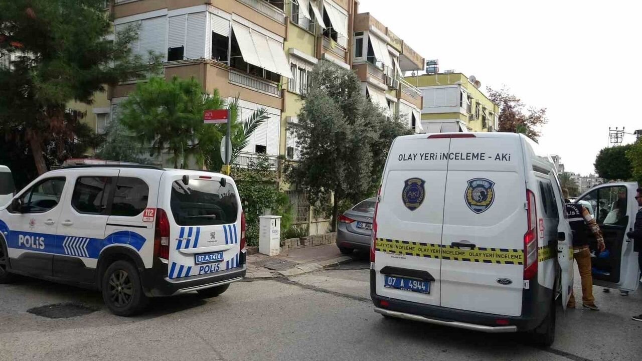 Antalya Kepez'de odunlukta testere kazası: 76 yaşındaki adam ağır yaralandı