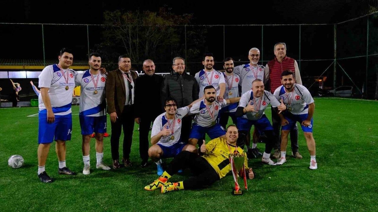 Antalya Sağlıkspor 24. 'Sağlık için Sahadayız' Futbol Turnuvası'nı 11-2'lik Finalle Kazandı