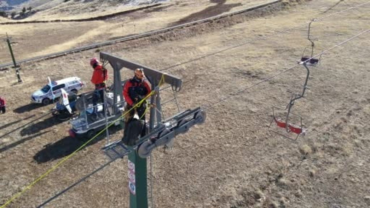 Antalya Saklıkent'te Teleferik Kurtarma Tatbikatı: 2.200 m'de 14 Kişilik Mahsur Senaryosu, 67 Personel Görev Aldı