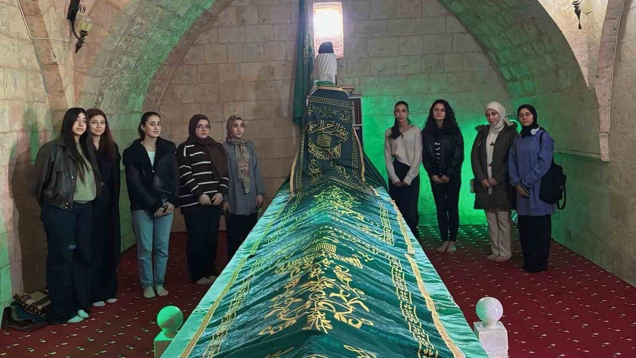 Araban Gençlik Merkezi ve KYK Öğrencileri Sa’d Bin Ebu Vakkas Hz. Türbesi’ni Ziyaret Etti