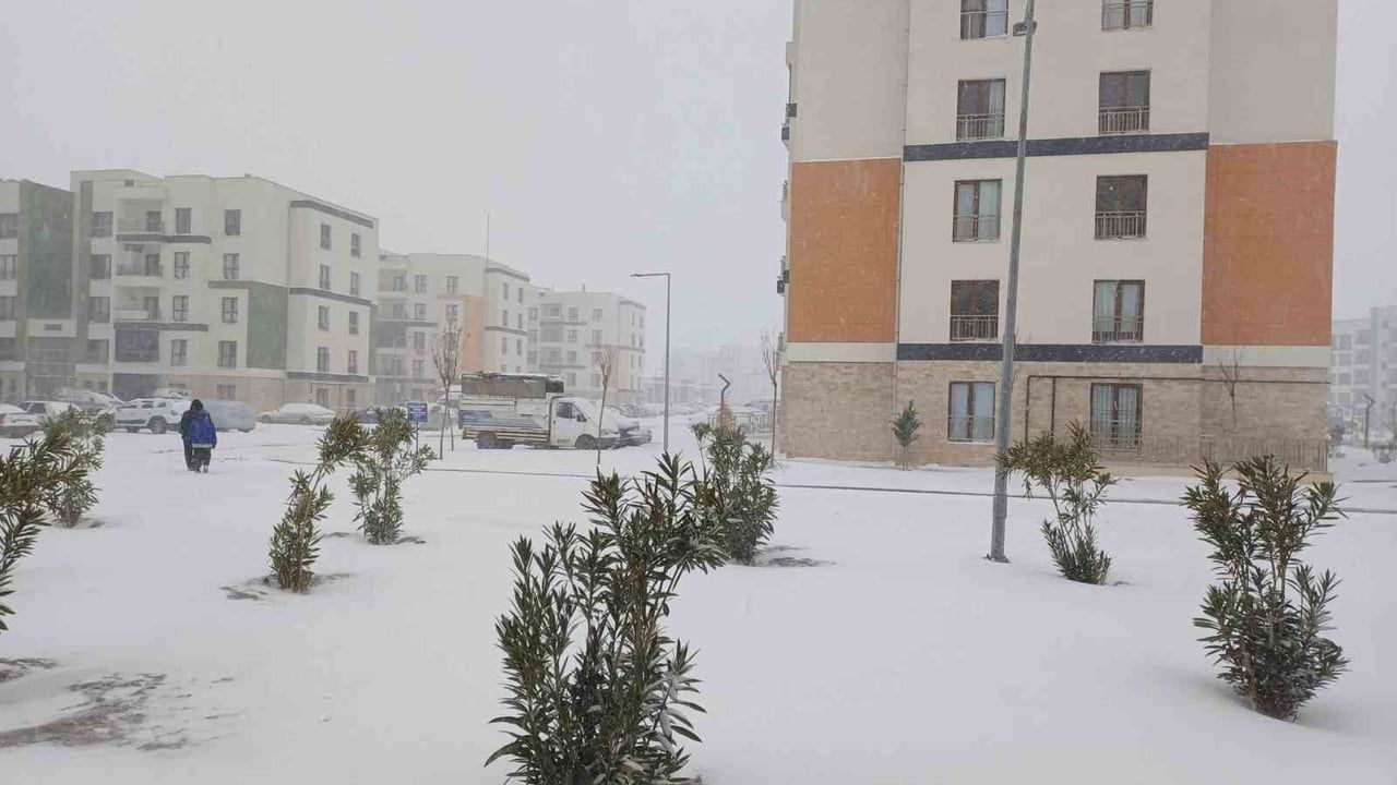 Araban Ovası'nda Kar Yağışı Çiftçilerin Kuraklık Endişesini Hafifletti