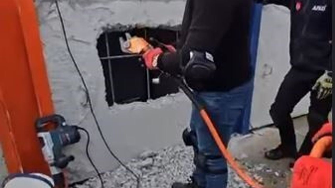 Ardahan Çevik Kuvvetine 'Enkazda Arama ve Kurtarma Temel Eğitimi'