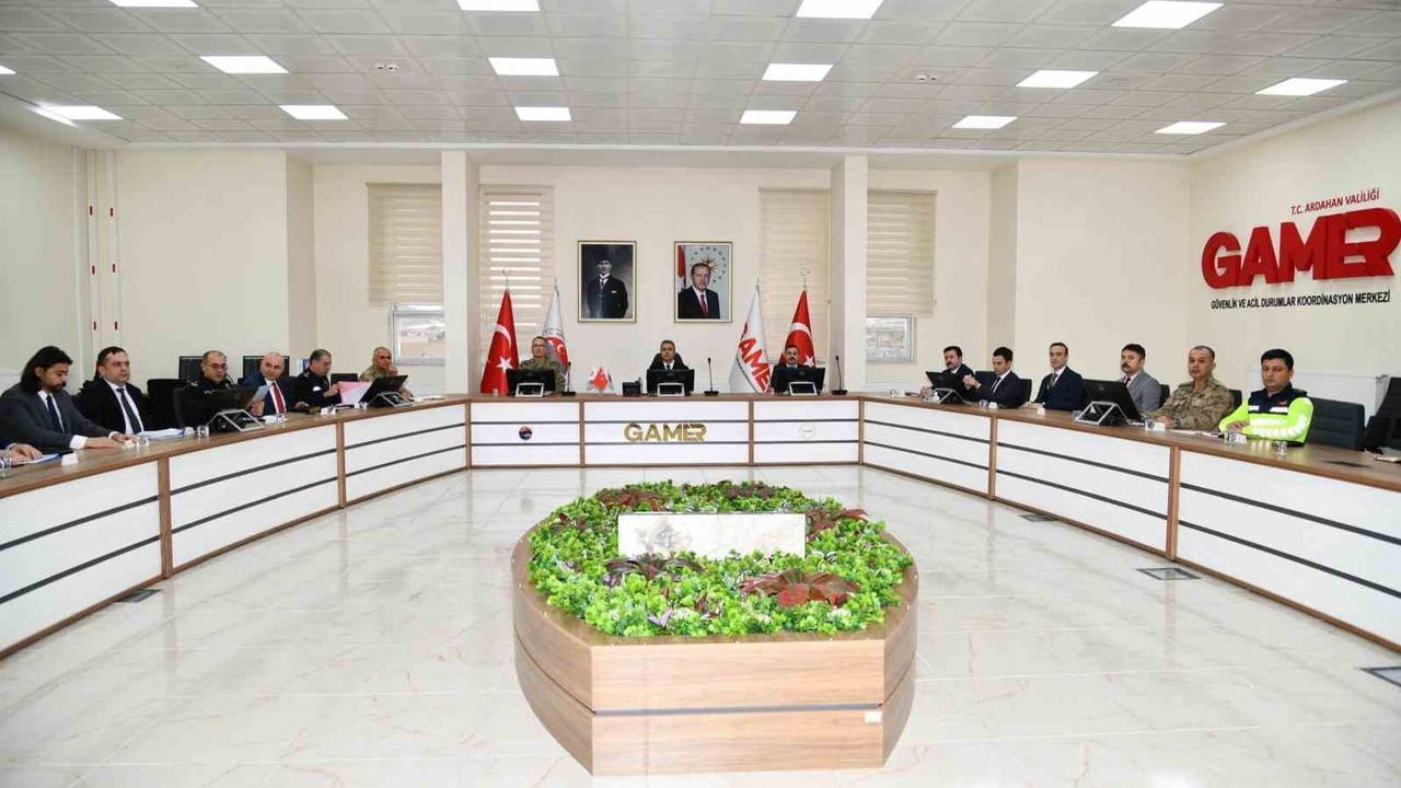 Ardahan'da 2025'in Son Genişletilmiş İl Güvenlik ve Asayiş Koordinasyon Toplantısı