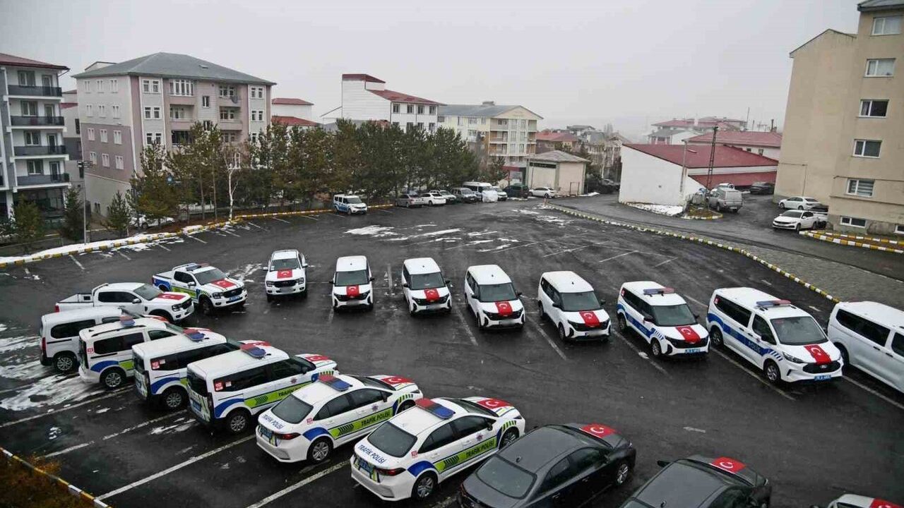 Ardahan'da Emniyete 20 Yeni Araç Hizmete Alındı