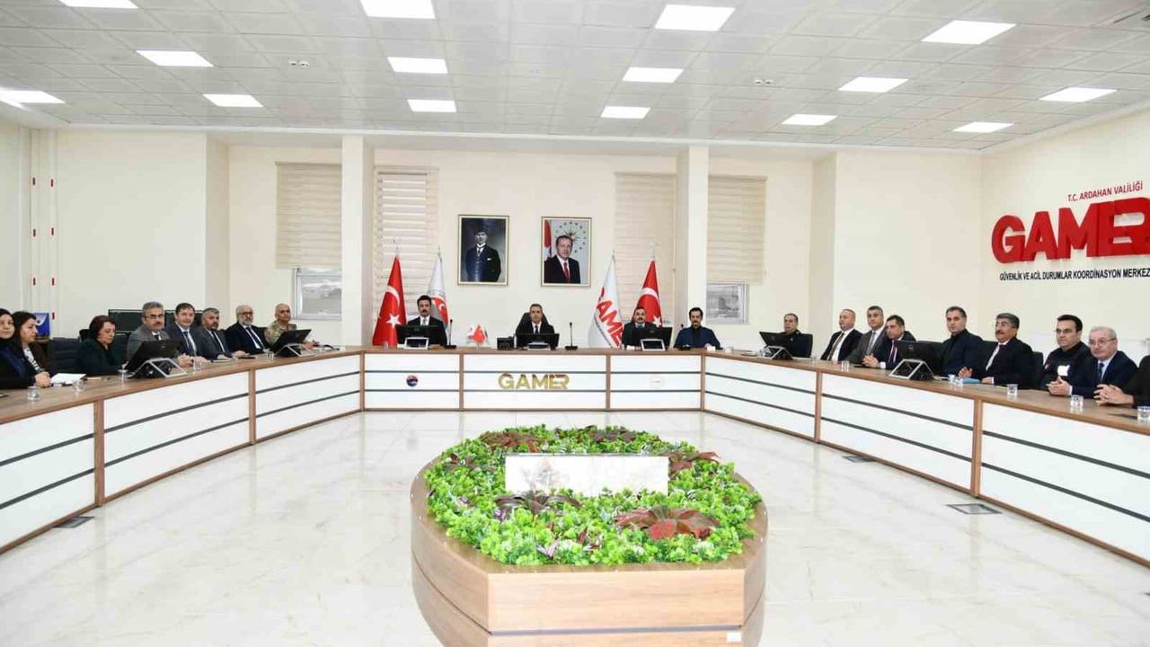 Ardahan'da İl İdare Şube Başkanları Toplantısı Vali Hayrettin Çiçek Başkanlığında