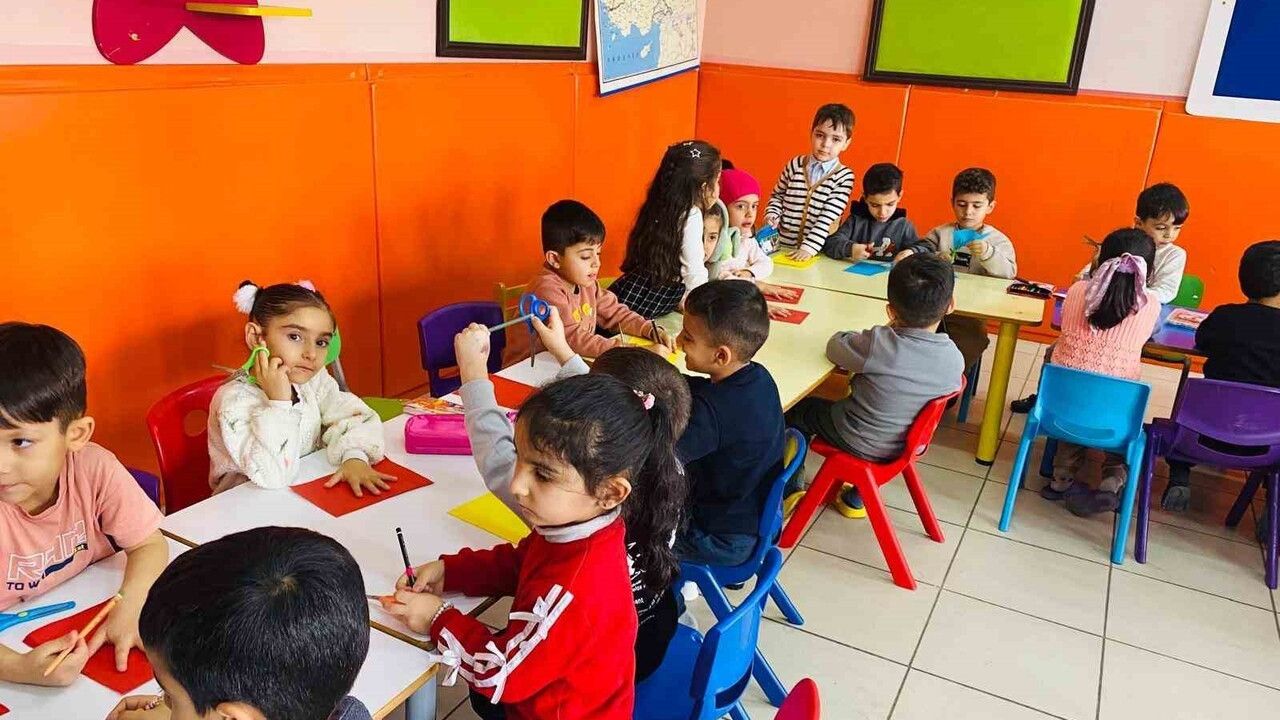 Arıcak’ta 'Çocukluk Arkadaşım Olur musun' Projesi ile Anasınıfı Öğrencileri Sosyal Becerilerini Geliştiriyor