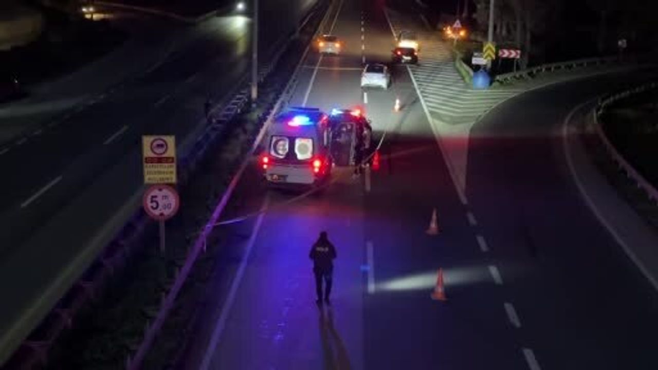 Arifiye D-100'de yaya geçidine 20 metre mesafede kaza: 70 yaşındaki Hasan Şahin hayatını kaybetti