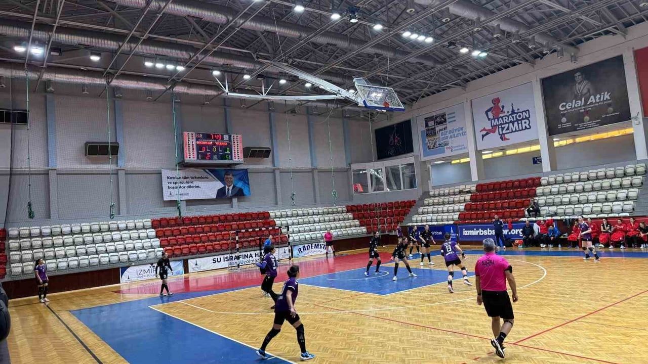 Armada Praxis Yalıkavakspor ikinci yarıya hazır: İzmir kampını iki galibiyetle tamamladı