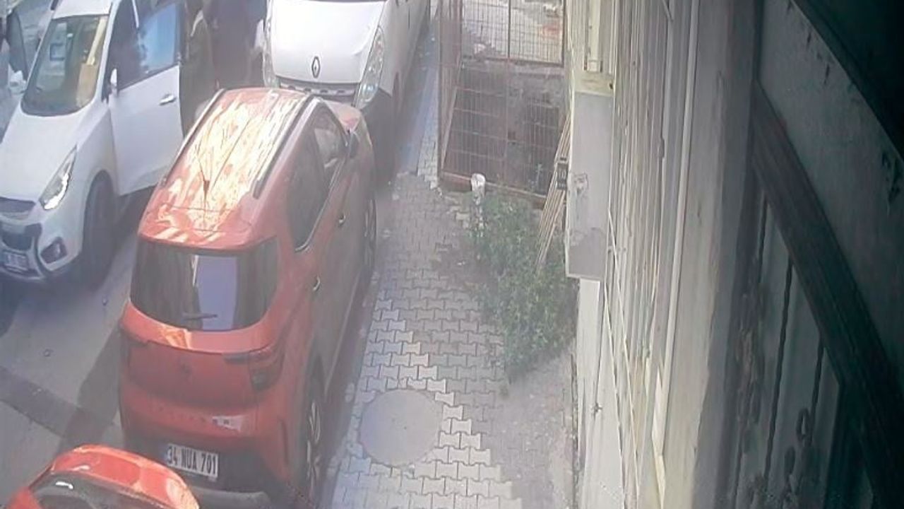 Arnavutköy'de otomobilin çarptığı 3 yaşındaki çocuk ağır yaralandı
