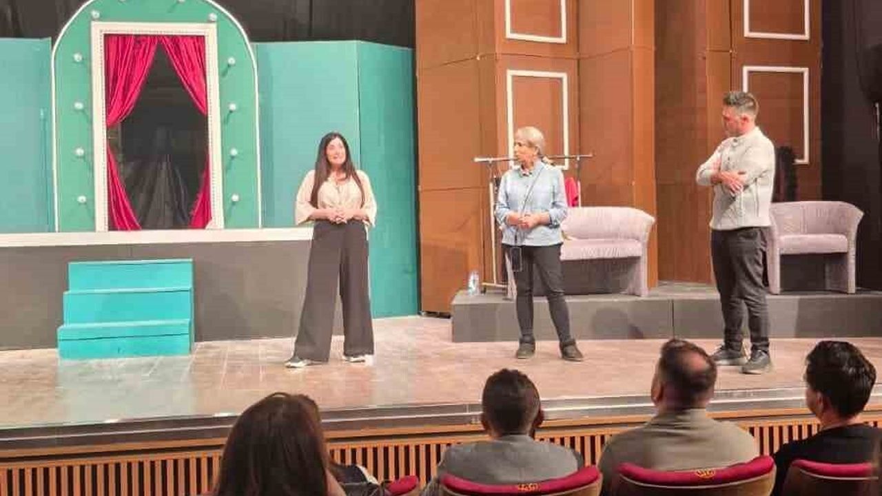 Art Bridge International Workshop İzmir'de başladı: Sofia Kapsourou ile "Yunan Sokaklarından Modern Sanata"